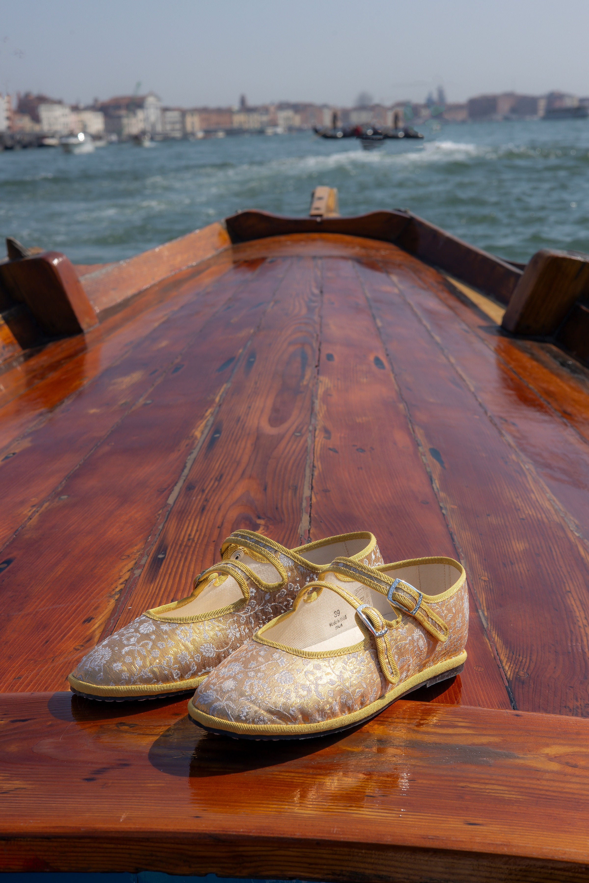 Gobi by Gondolina Shoes