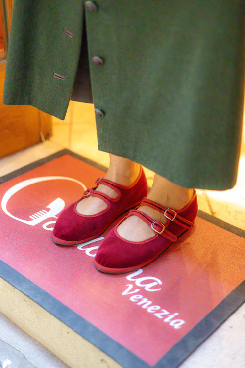 Handcrafted Gondolina Accademia Mary Jane in red velvet, featuring authentic Venetian design, lifestyle