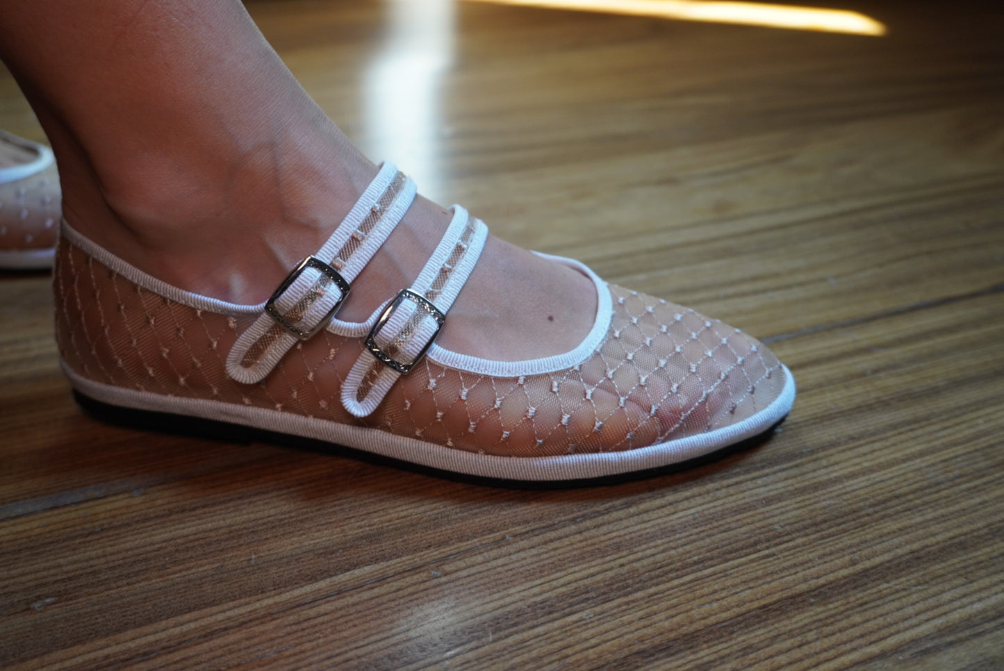 Mesh White Summer