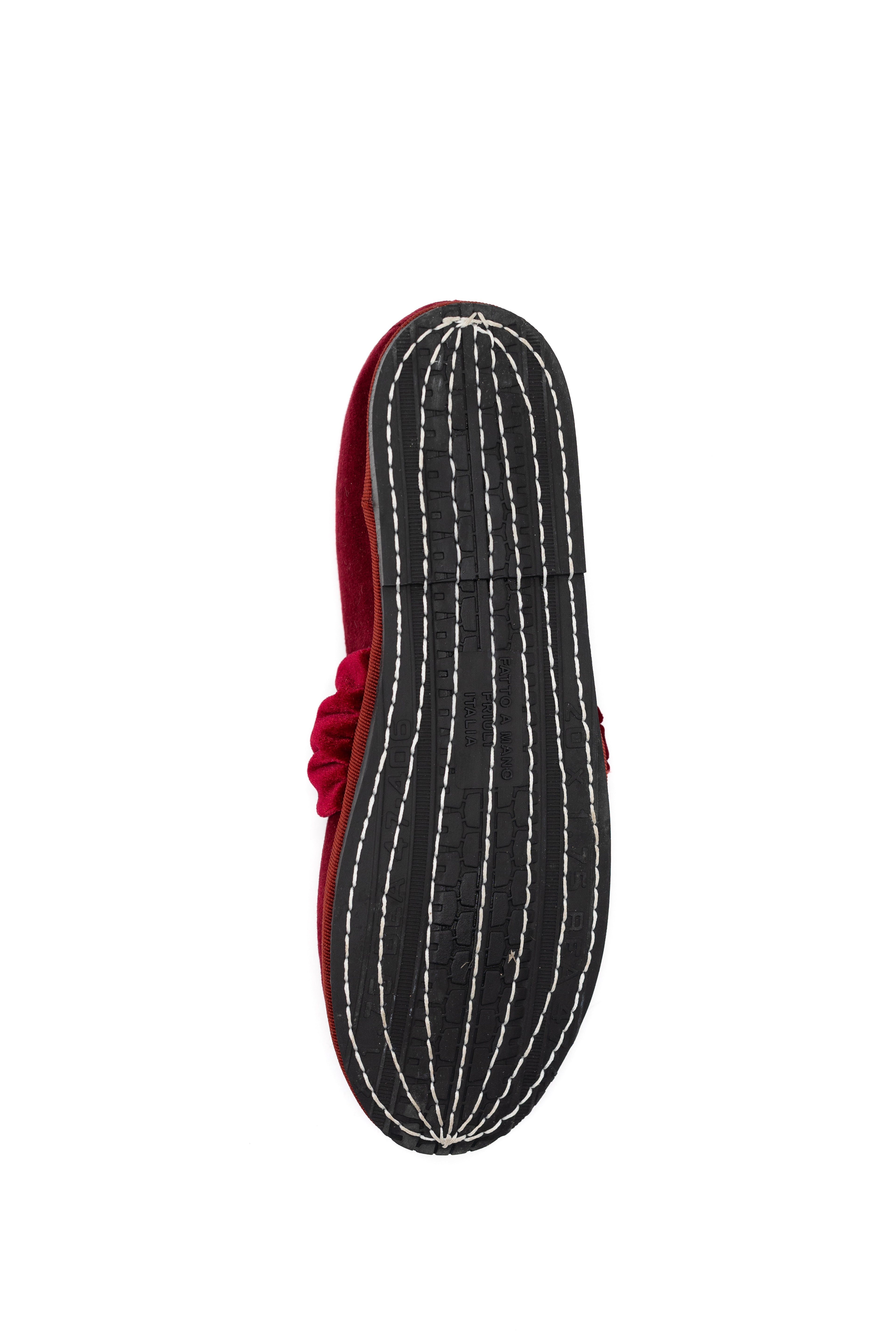 Handcrafted Gondolina Biennale Ballet Flat in red velvet, featuring authentic Venetian design, Sole detail