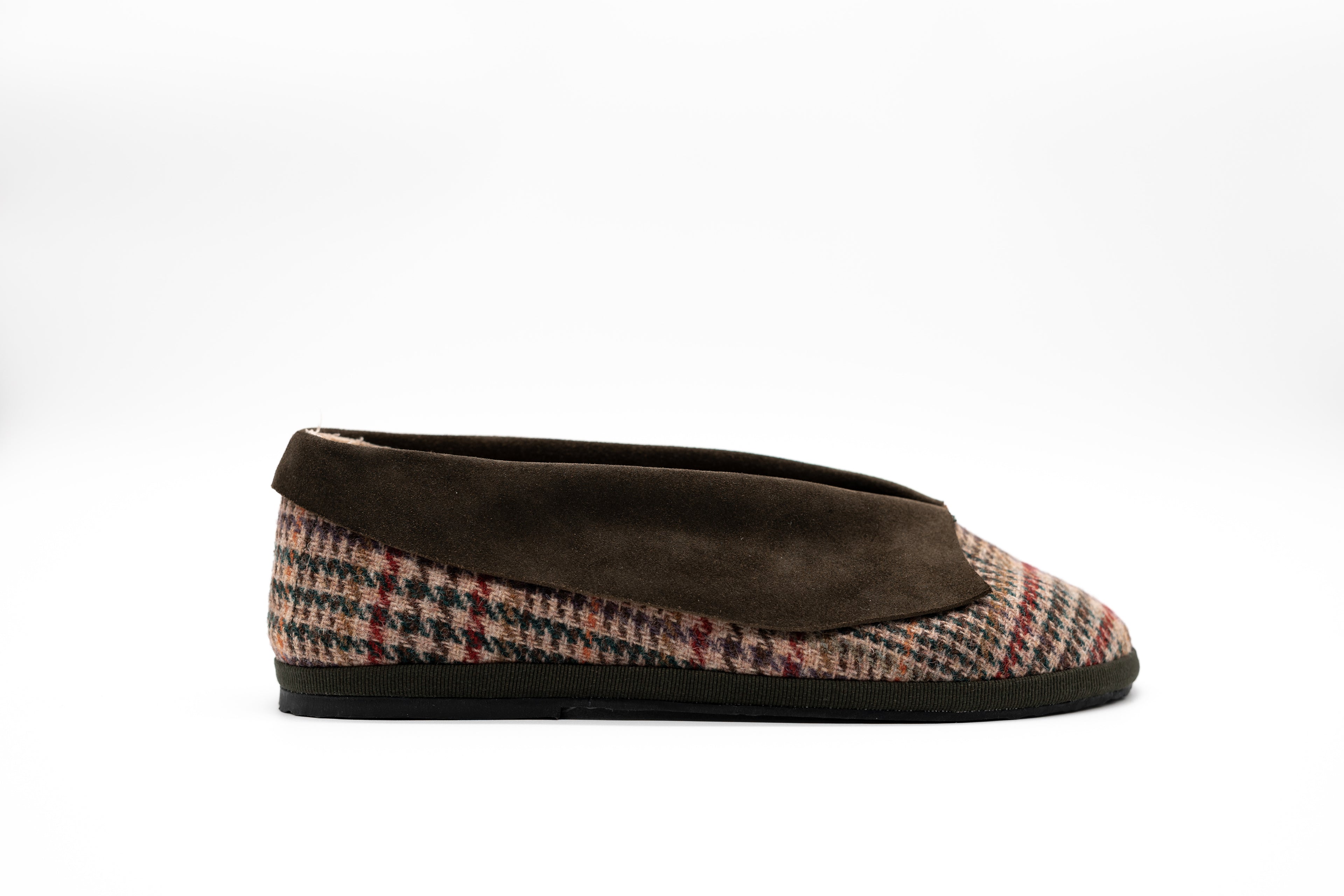 Handcrafted Gondolina Duchessa ballet flats in scottish tweed and green collar, featuring authentic Venetian design, main view