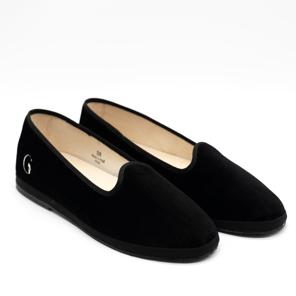 Handcrafted Gondolina Pellestrina flats for women in black velvet, authentic Venetian style, side view