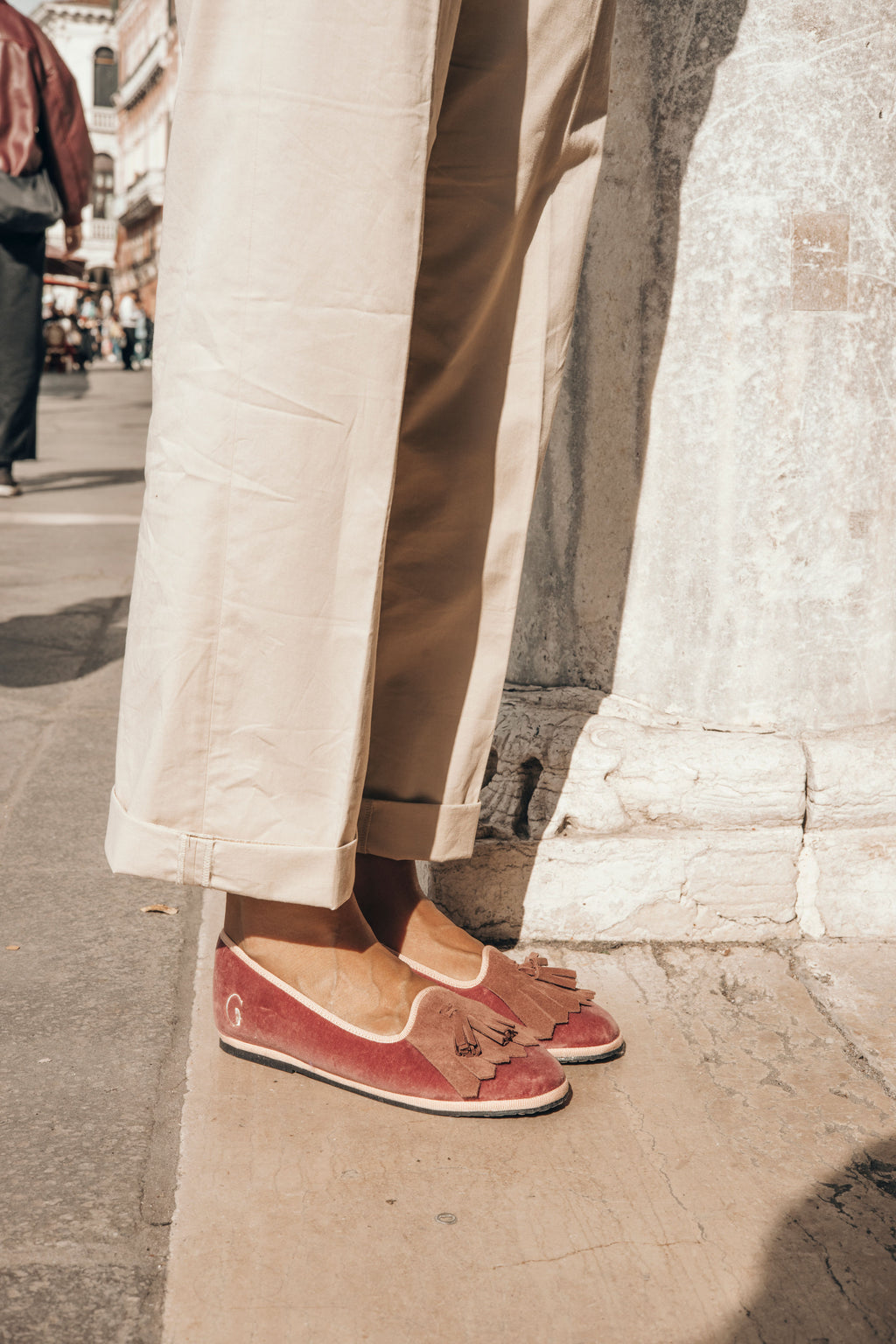 Handcrafted Gondolina Faloria fringe tassel flats in pink velvet, featuring authentic Venetian design, main view
