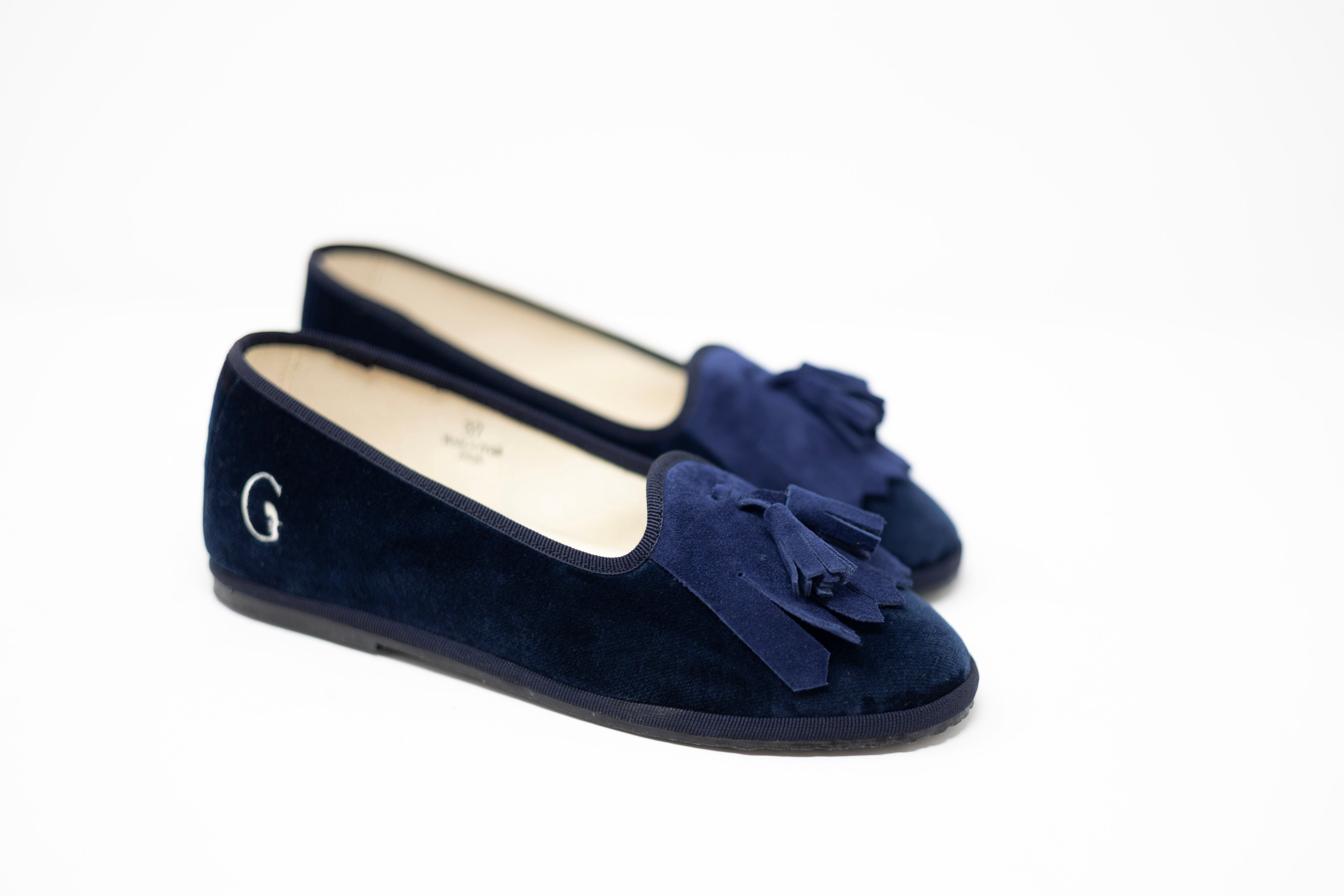 Handcrafted Gondolina Lagazuoi fringe tassel flats in blue velvet, featuring authentic Venetian design, close-up