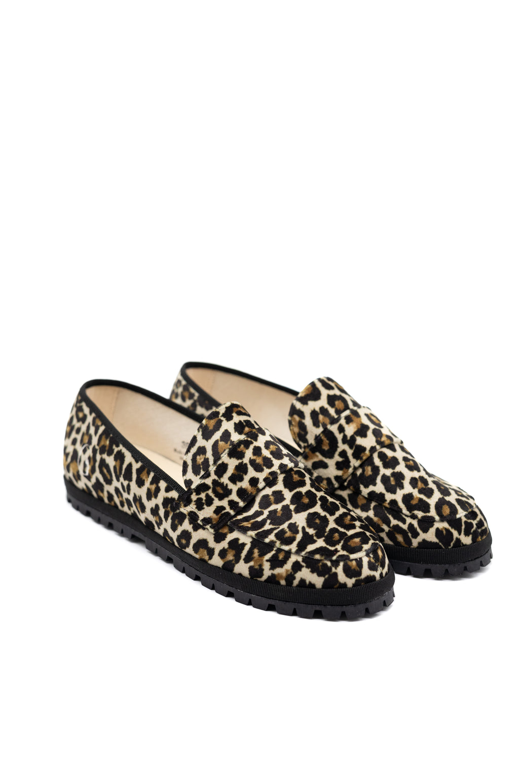 Handcrafted Gondolina Leopard loafers in print leopard velvet, featuring authentic Venetian design, close-up