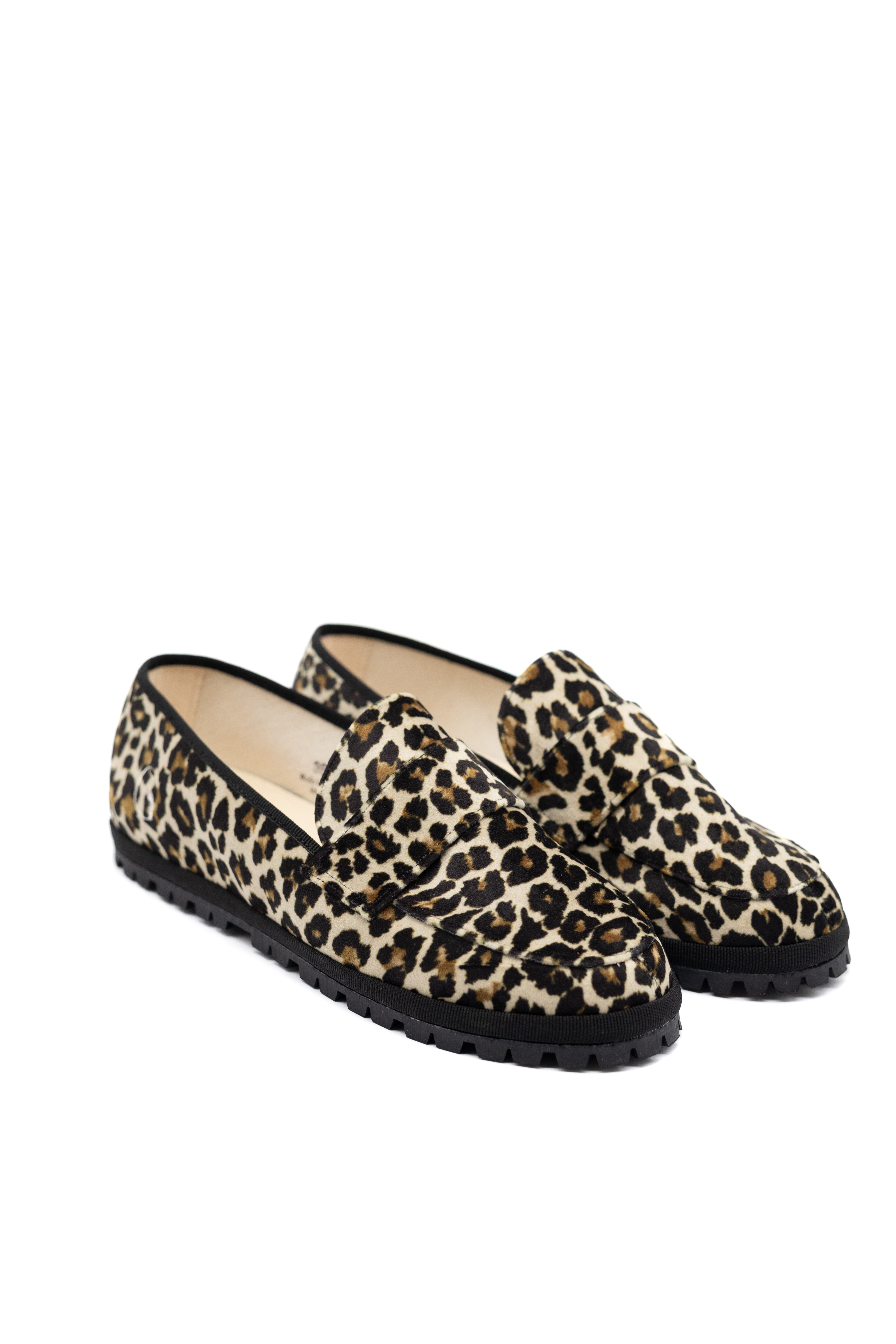 Handcrafted Gondolina Leopard loafers in print leopard velvet, featuring authentic Venetian design, close-up