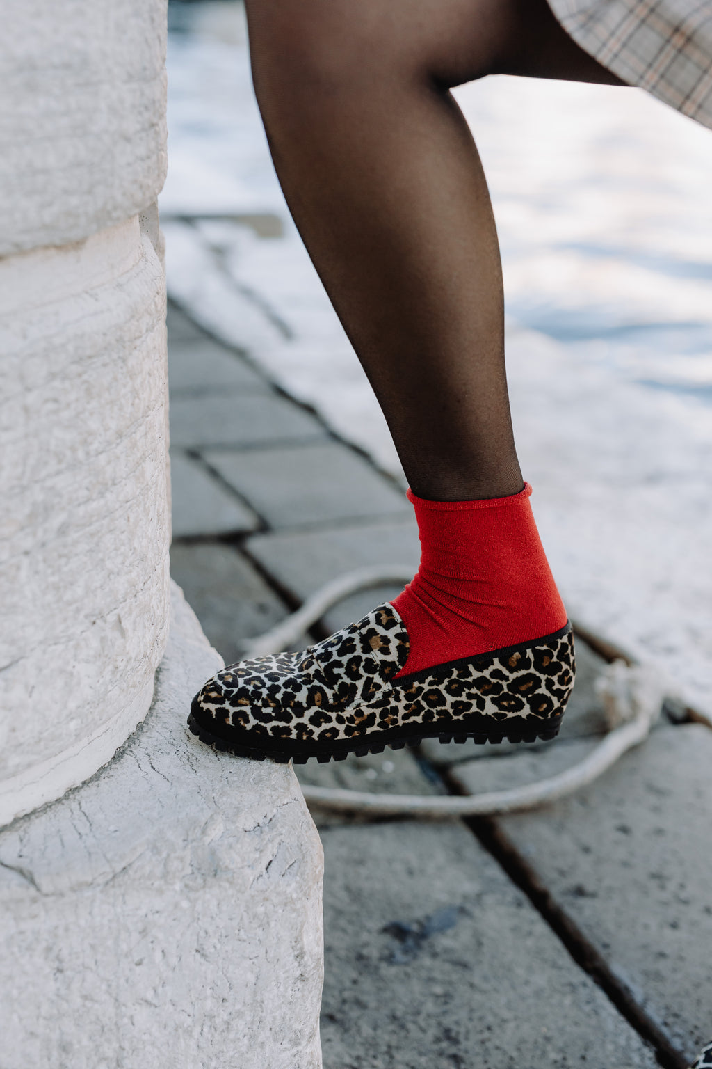 Handcrafted Gondolina Leopard loafers in print leopard velvet, featuring authentic Venetian design, detail