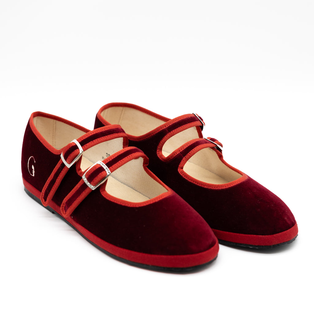 Handcrafted Gondolina Accademia Mary Jane in red velvet, featuring authentic Venetian design, close-up