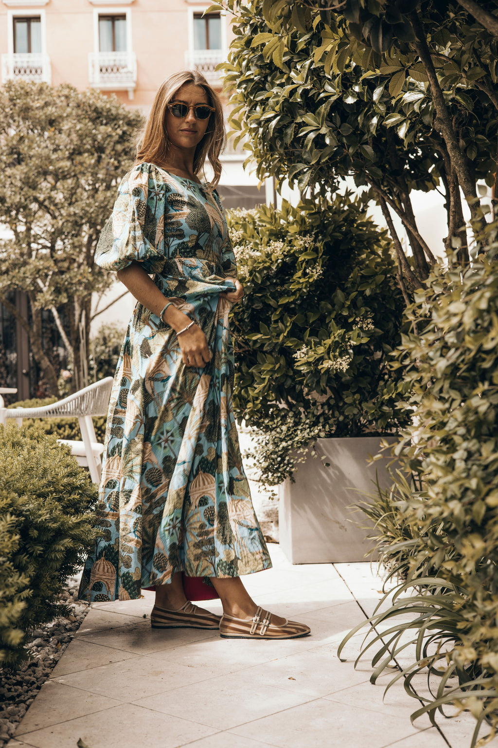 Handcrafted Gondolina Deserto in light brown stripes in mesh for women, featuring authentic Venetian design, full-body