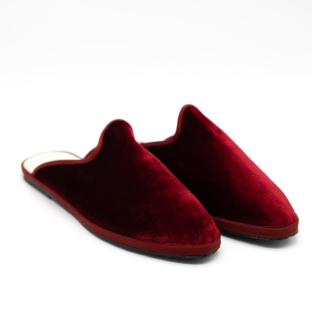 Handcrafted Gondolina San Marco Mules in red silk velvet, featuring authentic Venetian design, detail